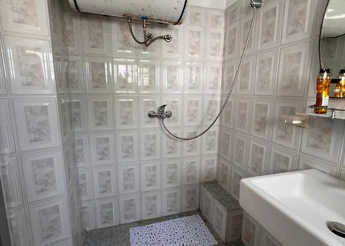 Authentic * Sarandë